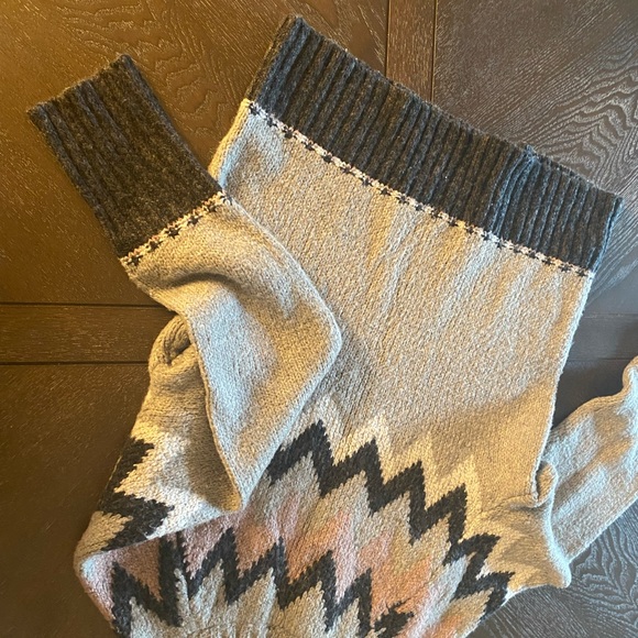 Sweater - Picture 3 of 8